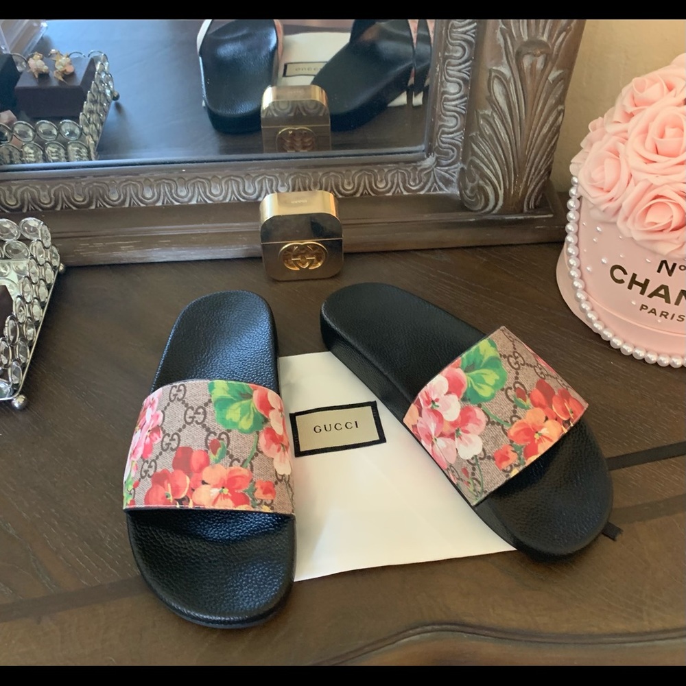 Gucci blooms slides